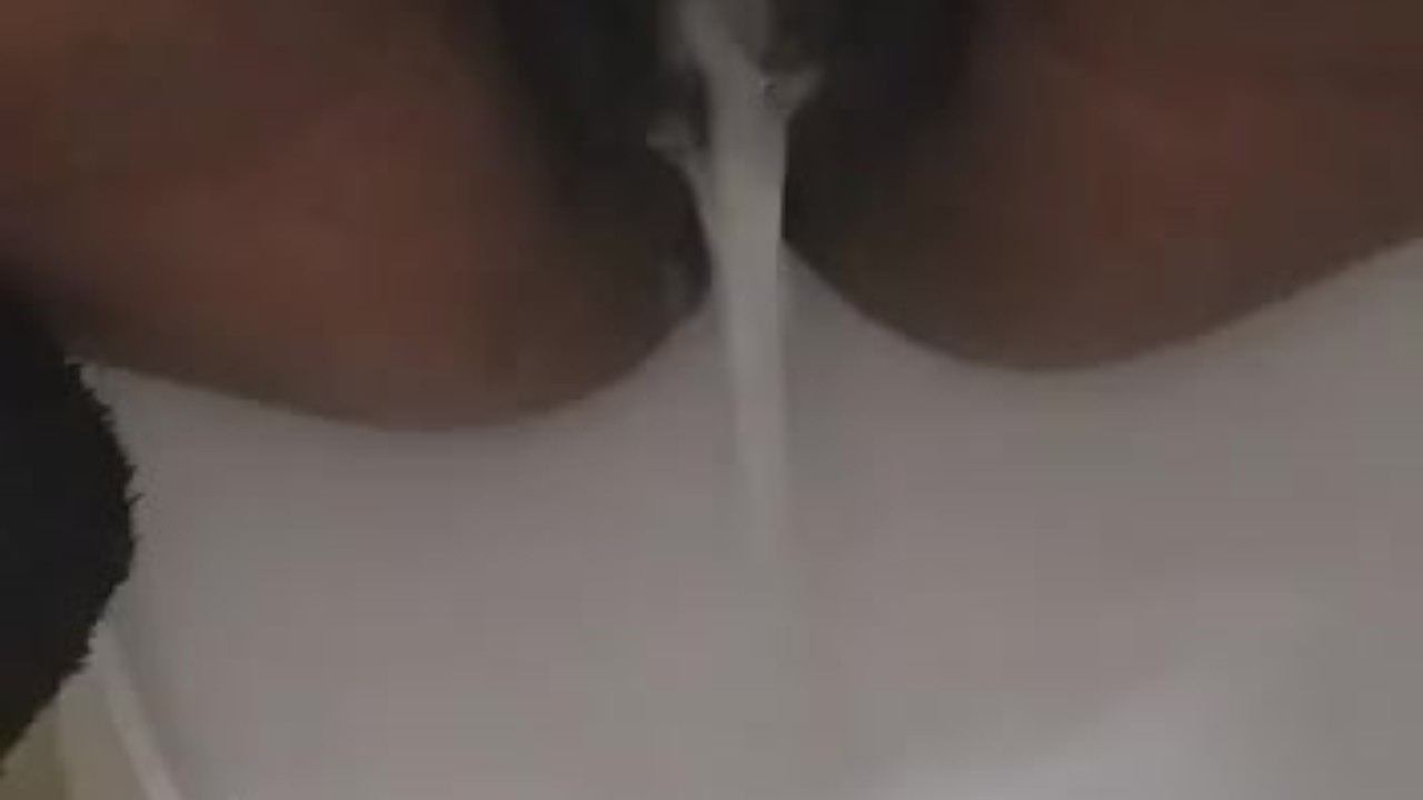 Filling it up with my warm pee