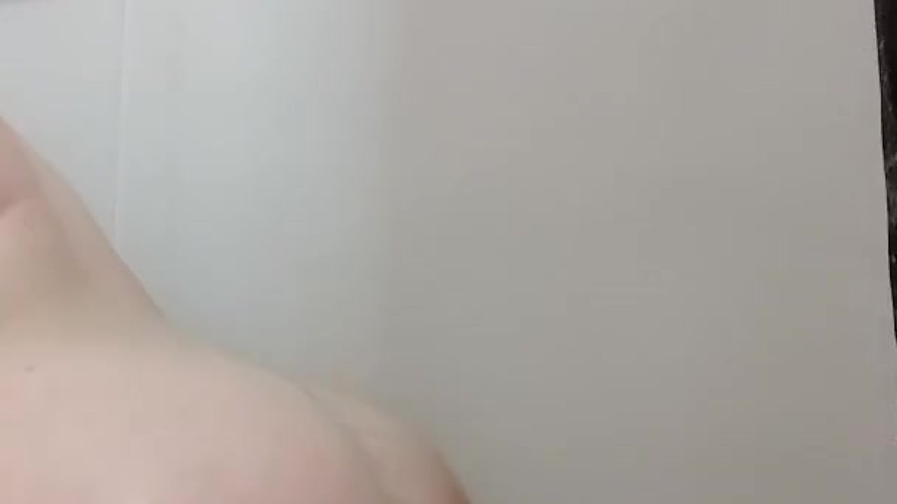 Mature Seduction in the Tub Unfolds